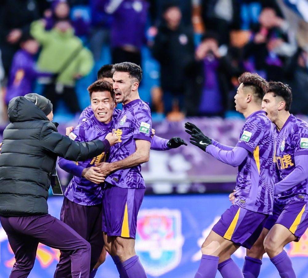 更是全队配 更是全队配