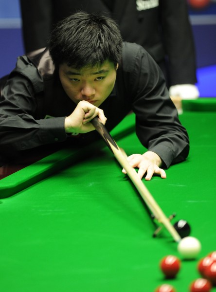 她显得非常 她显得非常